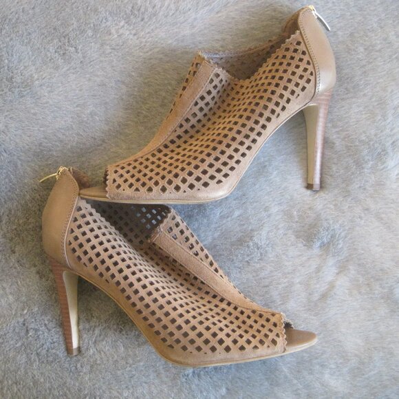 MARC FISHER PEDDLE PEEP TOE LASER CUT TAUPE BOOTIE 9.5 - Picture 4 of 6